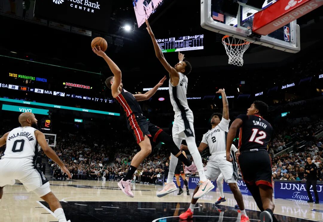 NBA|马刺开季五连胜队史最佳,文班连续90场封盖